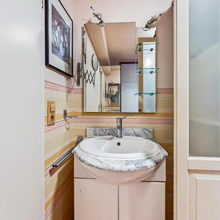 Schickes Zentral In Rhein-main, Wlan&tv Apartamento Wiesbaden