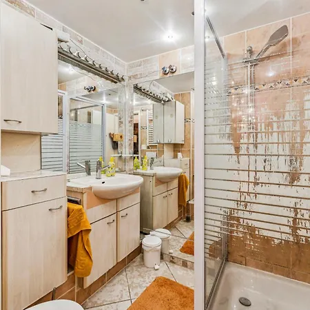 Schickes Zentral In Rhein-main, Wlan&tv Lägenhet *