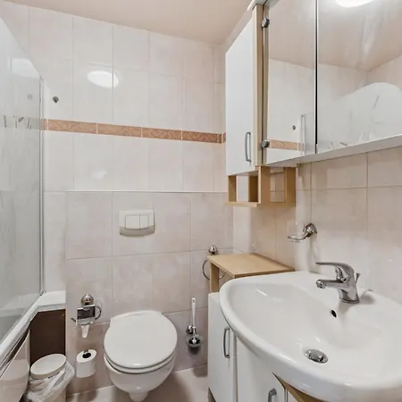 Schickes Zentral In Rhein-main, Wlan&tv Wiesbaden